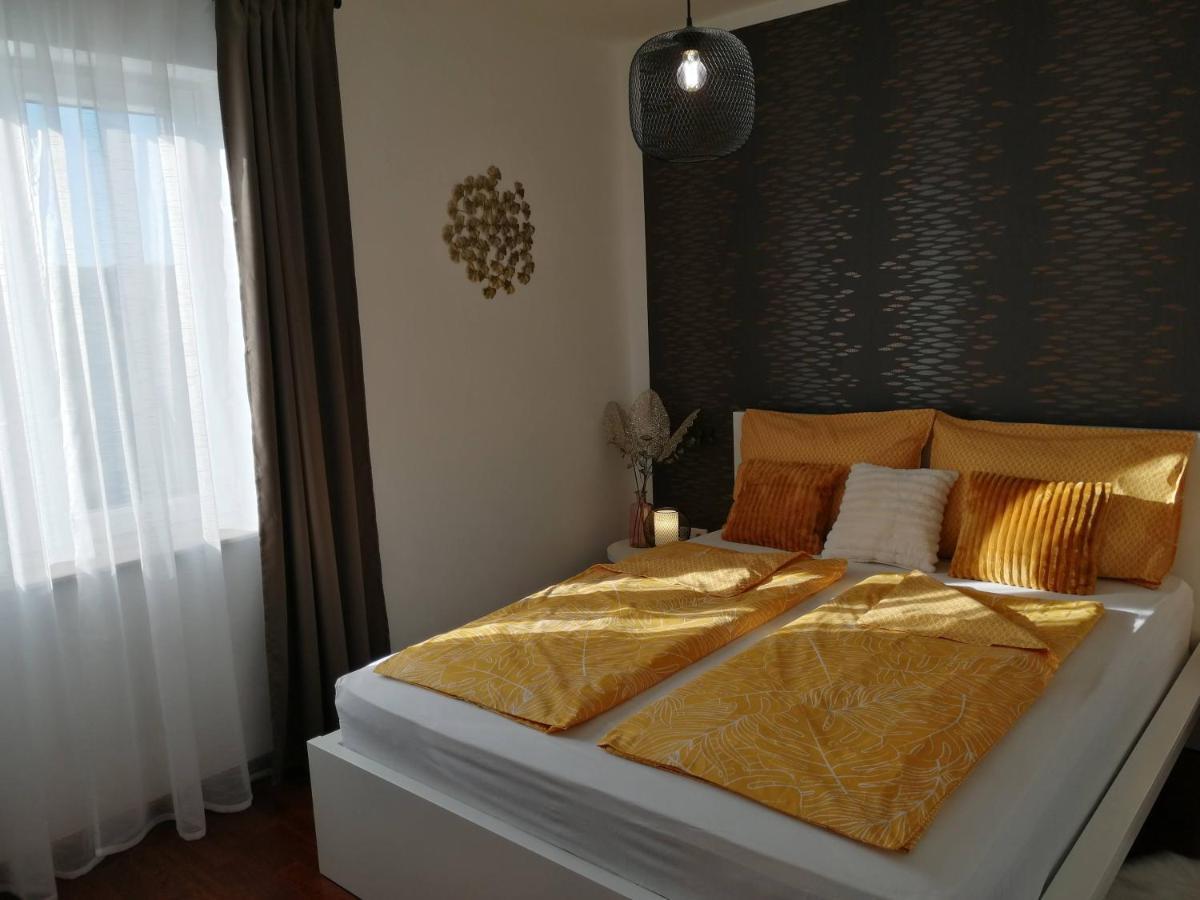 Apartment Iva Шіло Екстер'єр фото