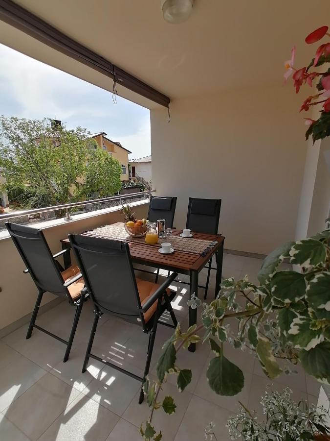 Apartment Iva Шіло Екстер'єр фото